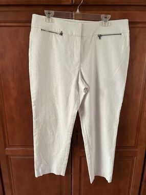 Ann Taylor Loft Cream Capris Size 12